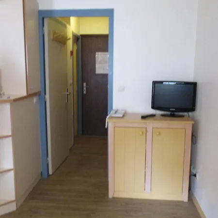 Promenade Des Bains Апартаменты Сен-Рафаэль