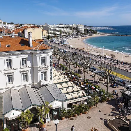 Promenade Des Bains Сен-Рафаэль